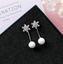 Load image into Gallery viewer, Wild diamond snowflake earrings
