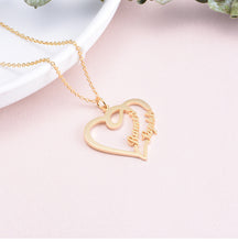 Load image into Gallery viewer, Custom heart shaped letter necklace
