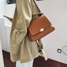 Load image into Gallery viewer, Solid color PU flap crossbody bag
