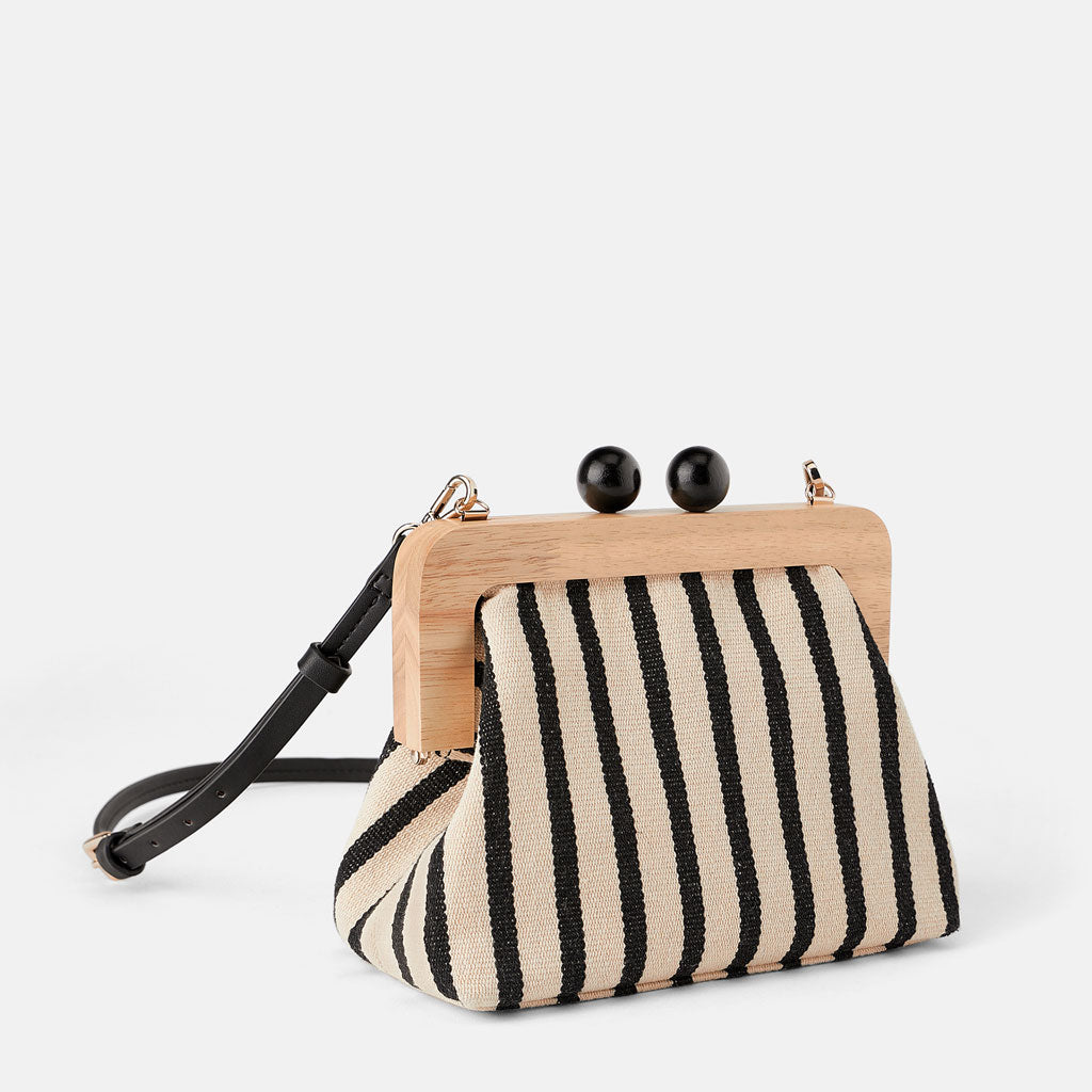 Wooden buckle shoulder messenger bag
