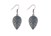 Load image into Gallery viewer, Simple classical earrings
