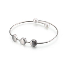 Load image into Gallery viewer, Beautiful Style Stainless Steel Bracelet
