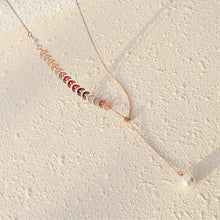 Load image into Gallery viewer, Phoenix Tail Pearl Clavicle Necklace

